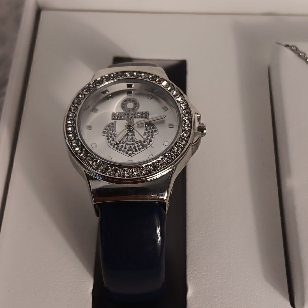 L & Co. Four piece Gift Set - Picture 2 of 6